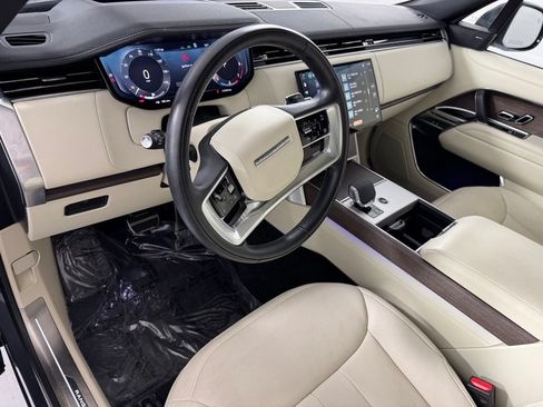 Used 2025 Land Rover Range Rover SE AWD/4WD image 13