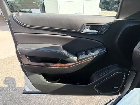 Used 2019 GMC Yukon XL SLT w/ Open Road Package AWD/4WD image 26