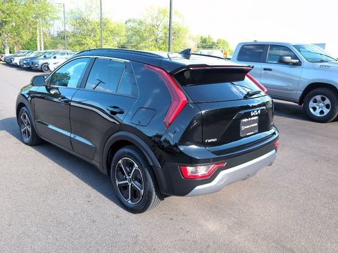 Used 2023 Kia Niro EX FWD image 10