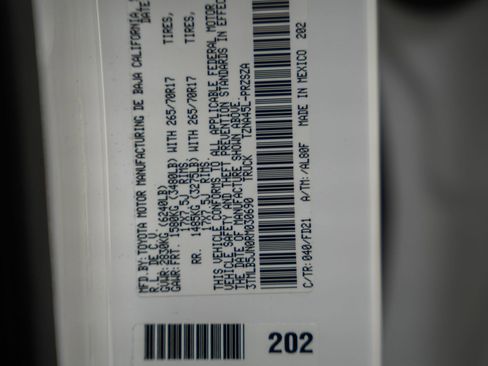 Used 2024 Toyota Tacoma TRD Off-Road image 49