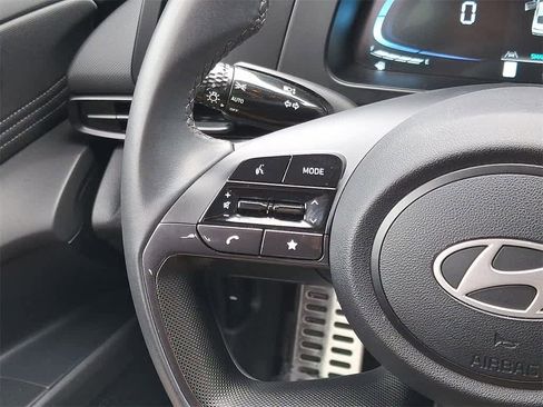 Certified 2025 Hyundai Elantra Sport image 17