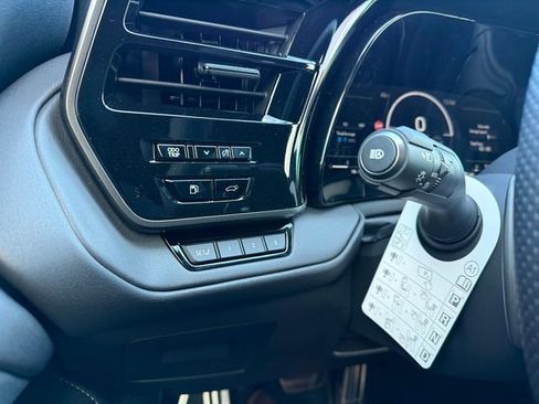 New 2026 Lexus TX 500h AWD image 17