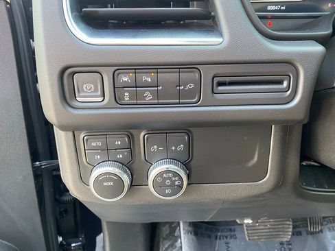 Used 2022 GMC Yukon XL AT4 AWD/4WD image 10