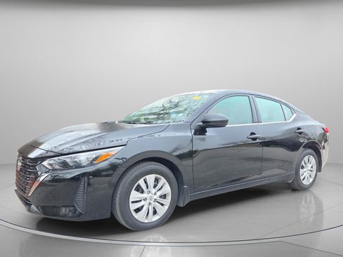 Used 2025 Nissan Sentra S image 2