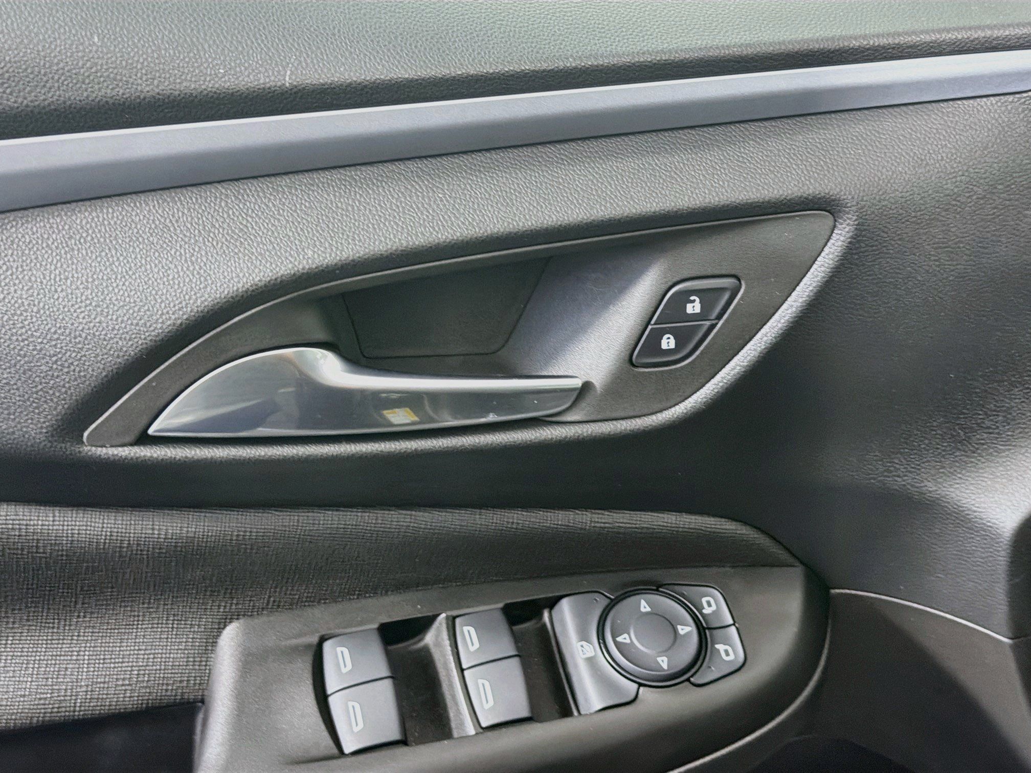 Used 2025 Buick Envista Preferred w/ Convenience I Package FWD image 15