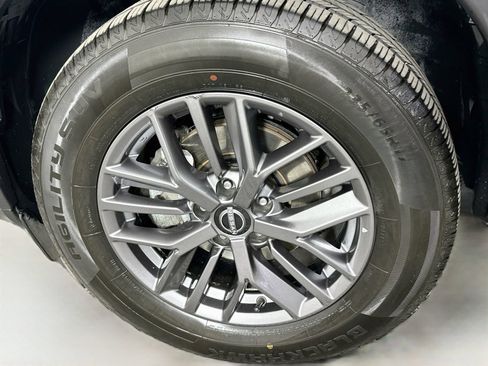 Used 2023 Nissan Rogue S AWD/4WD image 30