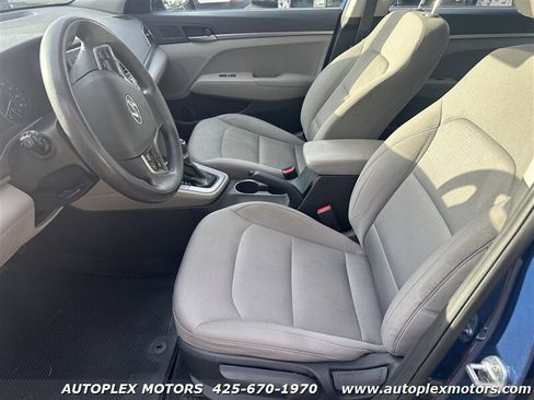Used 2018 Hyundai Elantra SE image 19