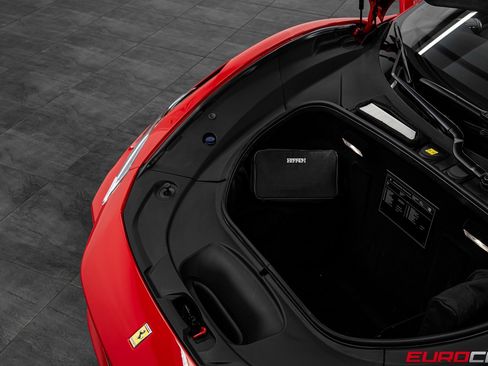 Used 2022 Ferrari F8 Tributo image 12
