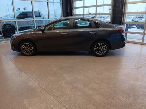 Used 2023 Kia Forte LXS image 8