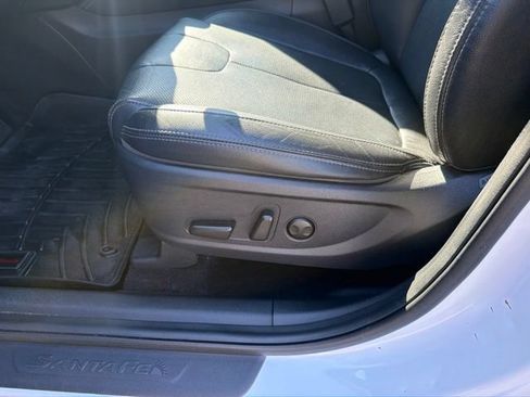 Used 2020 Hyundai Santa Fe SEL AWD/4WD image 17