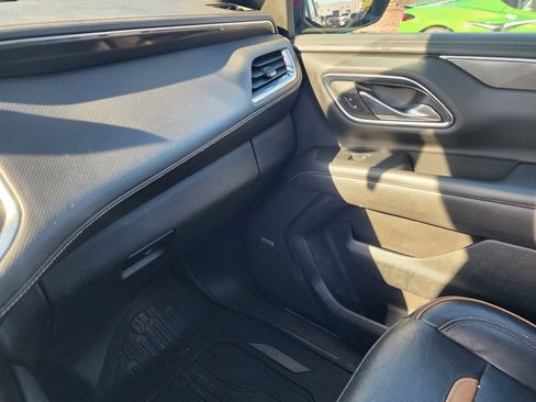 Used 2022 GMC Yukon XL AT4 image 37