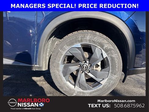 Certified 2024 Nissan Rogue SV image 9