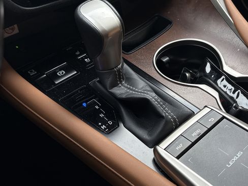 Used 2022 Lexus RX 350L Premium image 26