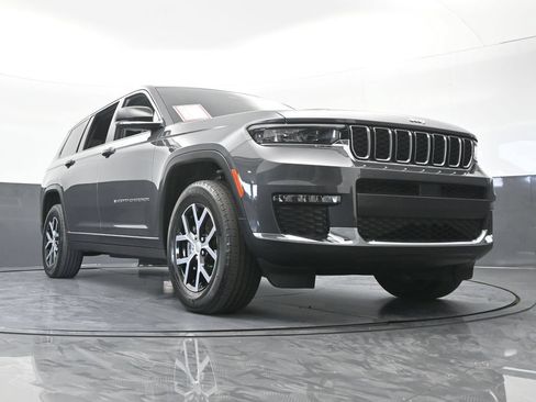 Used 2023 Jeep Grand Cherokee L Limited w/ Trailer Tow Group (B) RWD image 68