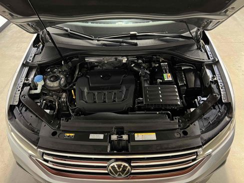 Used 2022 Volkswagen Tiguan SE image 32