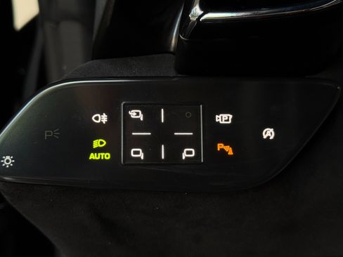 Used 2021 Ferrari Roma RWD image 32