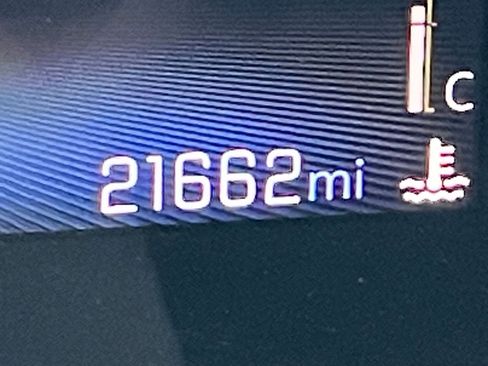 Used 2025 Chevrolet Trax LT w/ LT Convenience Package image 40