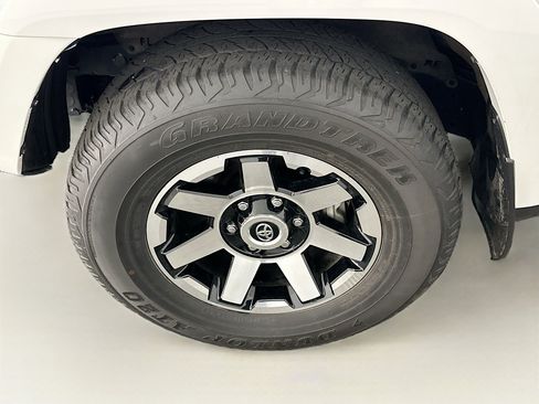 Used 2024 Toyota 4Runner TRD Off-Road AWD/4WD image 11