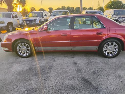 Used 2008 Cadillac DTS image 4