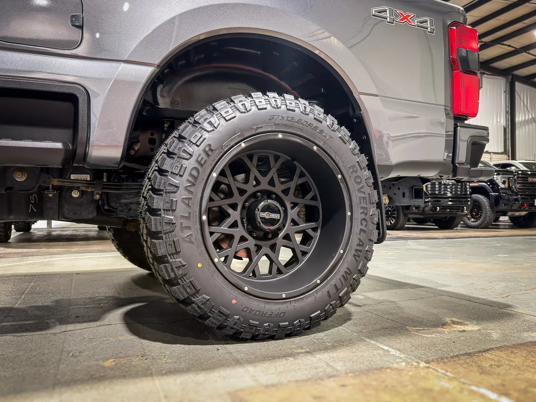Used 2024 Ford F350 Platinum AWD/4WD image 8