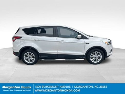 Used 2017 Ford Escape SE image 10