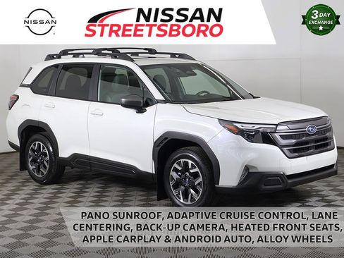 Used 2025 Subaru Forester Premium image 1