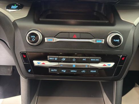 Certified 2020 Ford Explorer XLT w/ Equipment Group 202A AWD/4WD image 5