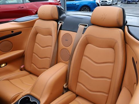 Used 2015 Maserati GranTurismo Convertible image 13