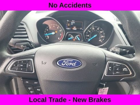 Used 2017 Ford Escape SE w/ Equipment Group 201A FWD image 4