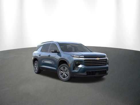 New 2026 Chevrolet Traverse LT w/ Driver Confidence Package FWD image 1