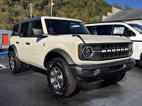 New 2025 Ford Bronco Big Bend image 2