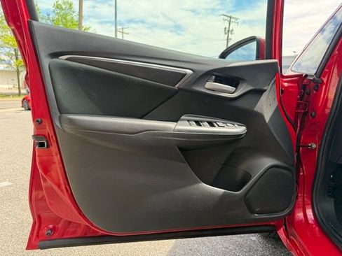 Used 2018 Honda Fit LX image 35