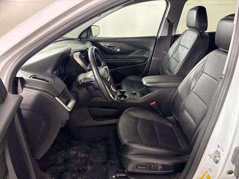 Used 2024 GMC Terrain SLT image 27