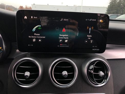 Used 2022 Mercedes-Benz GLC 300 4MATIC w/ Driver Assistance Package image 25