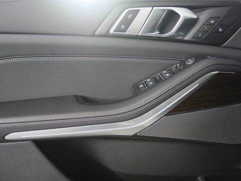 New 2026 BMW X5 xDrive40i w/ M Sport Package image 23