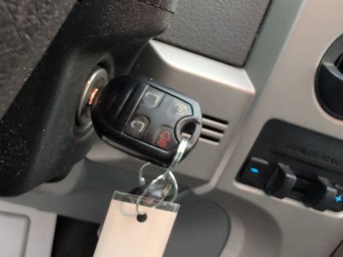 Used 2013 Ford F150 Lariat w/ Mid Equipment Group image 39