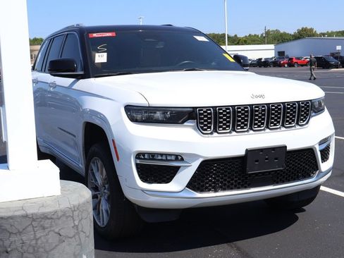 Used 2022 Jeep Grand Cherokee Summit w/ MOPAR Finishing Package AWD/4WD image 3
