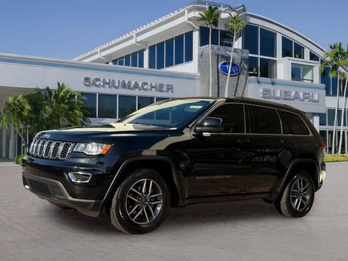 Used 2019 Jeep Grand Cherokee Laredo w/ Laredo X Package RWD image 3