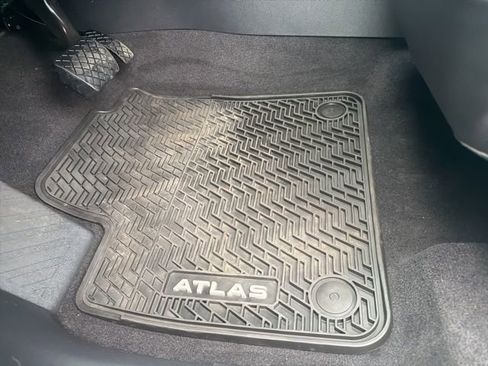 Certified 2022 Volkswagen Atlas SEL image 19