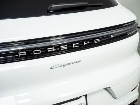 New 2026 Porsche Cayenne AWD/4WD image 36
