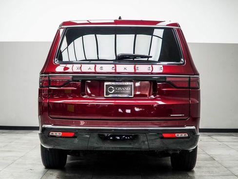 Used 2024 Jeep Wagoneer L Series II w/ Flexible Seating Group image 11