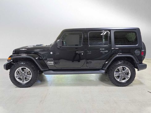 Used 2019 Jeep Wrangler Unlimited Sahara image 6