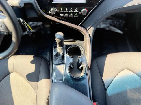 Used 2018 Toyota Camry LE FWD image 21