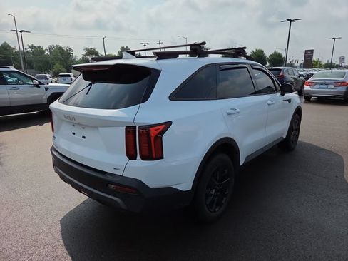 Used 2023 Kia Sorento S w/ Panoramic Sunroof Package AWD/4WD image 4