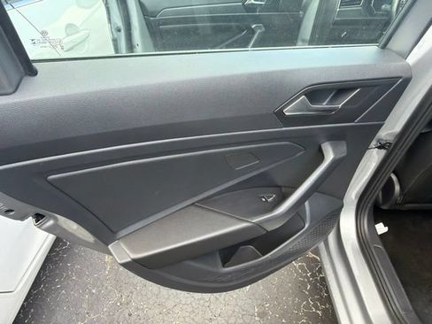 Used 2024 Volkswagen Jetta SE FWD image 23