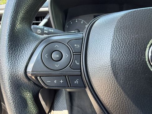 Used 2025 Toyota Corolla LE FWD image 26