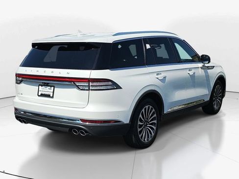 Used 2023 Lincoln Aviator Reserve image 3