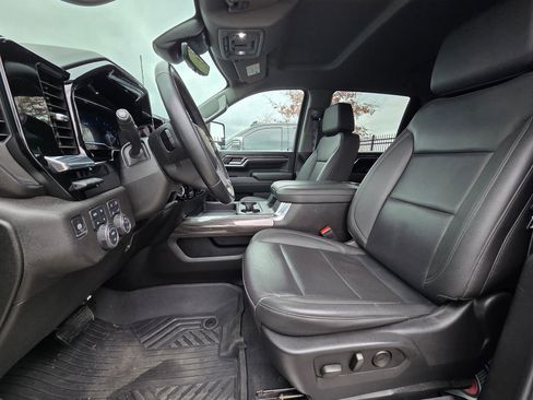 Used 2024 Chevrolet Silverado 2500 LTZ w/ LTZ Premium Package image 22