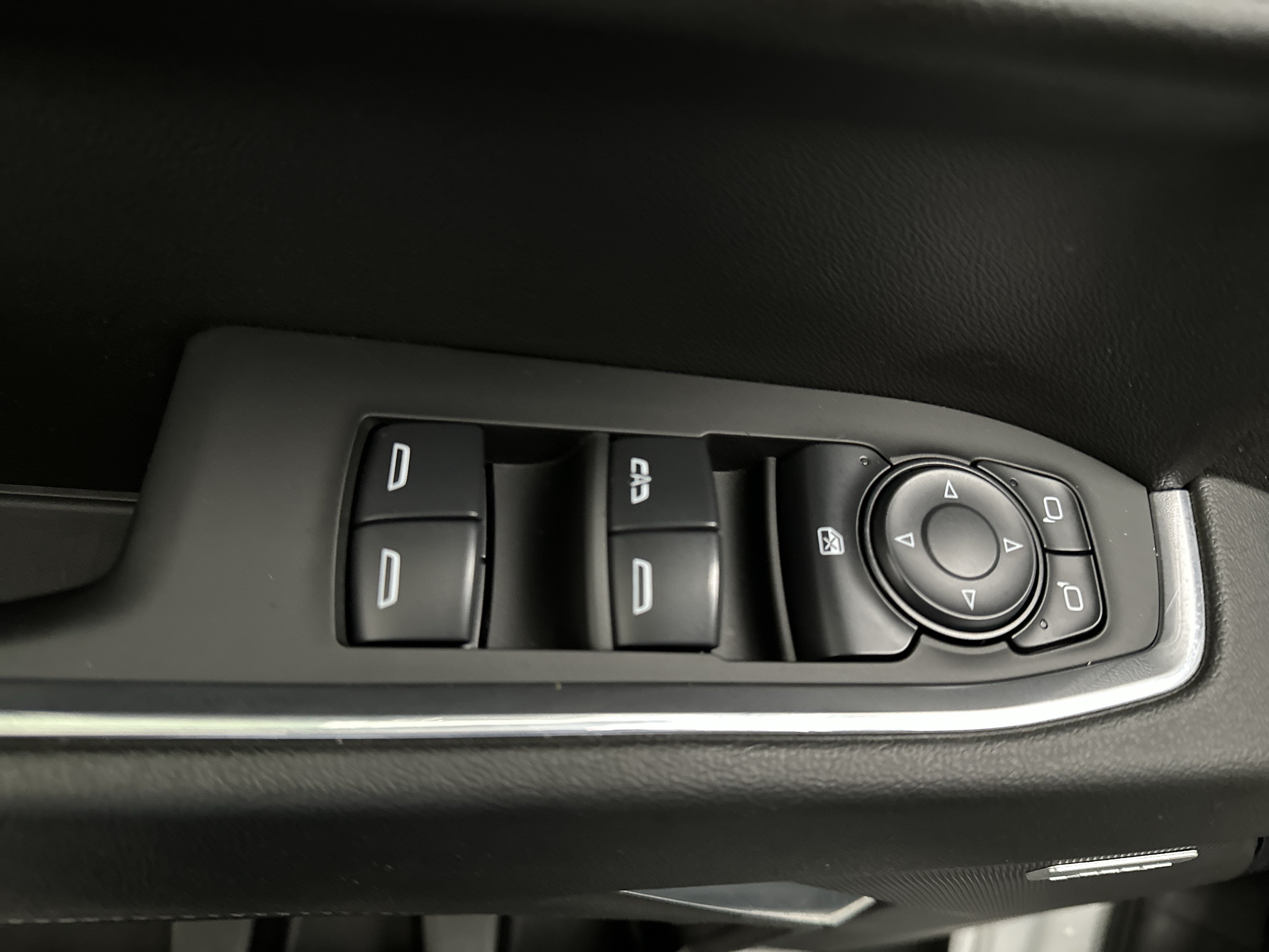 Used 2024 Chevrolet Silverado 1500 LT Trail Boss w/ LT Trail Boss Premium Package AWD/4WD image 23