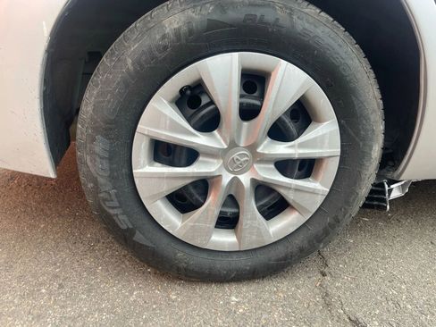 Used 2014 Toyota Corolla L image 18